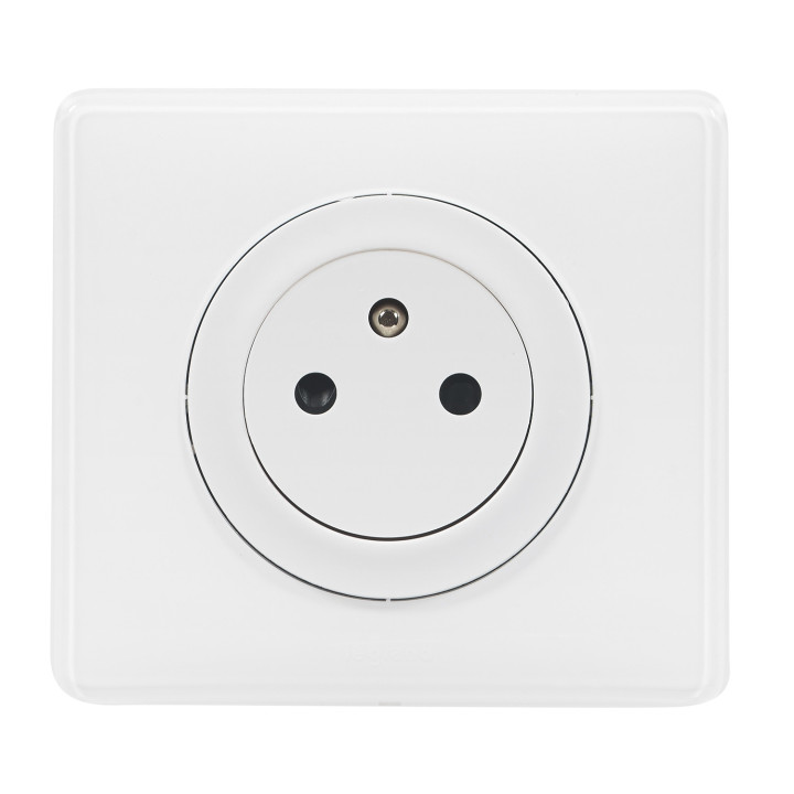 Legrand Céliane - Prise électrique affleurante complète blanc - 2P+T 16A  - 1 poste - Réf : 066631 +  067111 + 068111 + 080251
