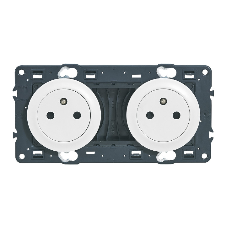 Legrand - Double prise de courant 2P+T Surface 16A précâblées Dooxie - finition Blanc - Réf : 600332