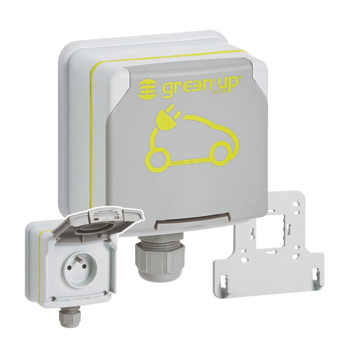 Legrand - Prise saillie étanche Green'up Access pour véhicule électrique - Modes 1 ou 2 - IP66 IK08 - 16A 230V - Réf : 090471