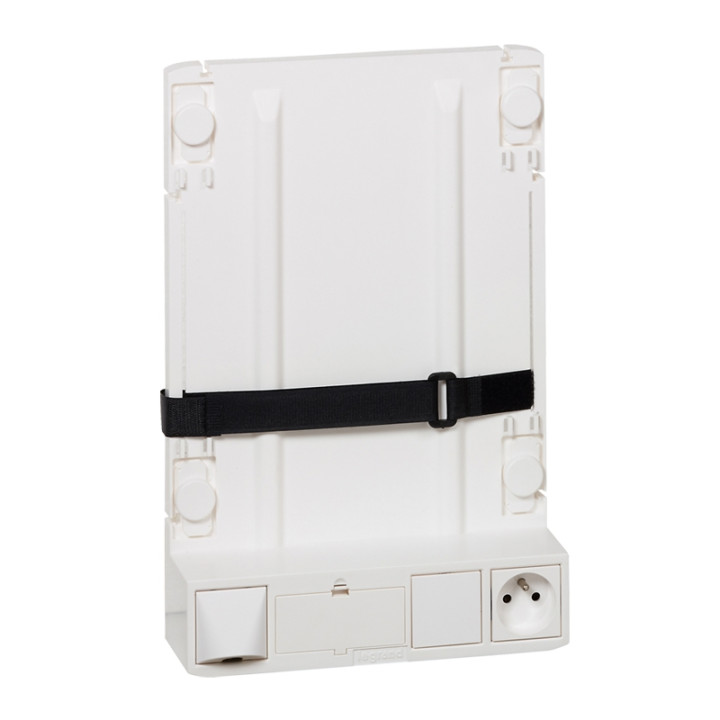 Legrand -  Support box opérateur ADSL et fibre + 1 prise 2P+T + 4 cordons de liaison box - Réf : 413149