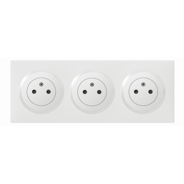 Legrand Dooxie - Prise de courant 3x2P+T 16A pré-câblé + plaque - Blanc - 600333-600803