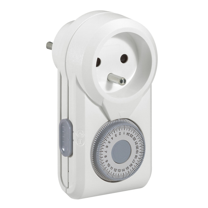 Legrand - Programmateur ménager journalier avec fiche 2P+T et socle 2P+T 16A - Réf : 095860