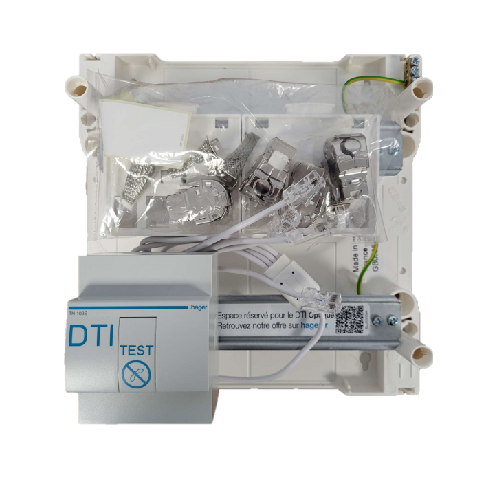Hager - Coffret de communication éco - 4 x RJ45 Grade 2TV - Réf : TN305