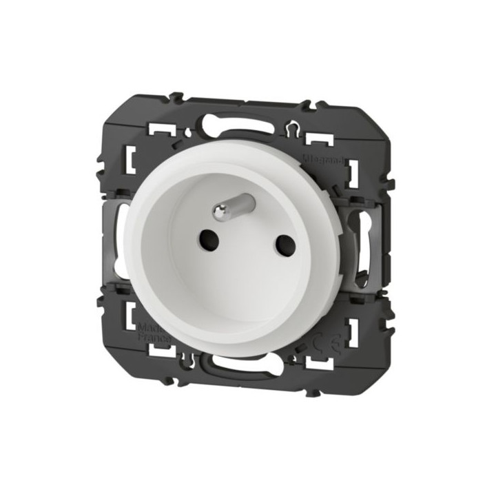 Legrand - Prise de courant Easyréno 2P+T faible profondeur Dooxie - 16A - Finition Blanc - Réf : 600328