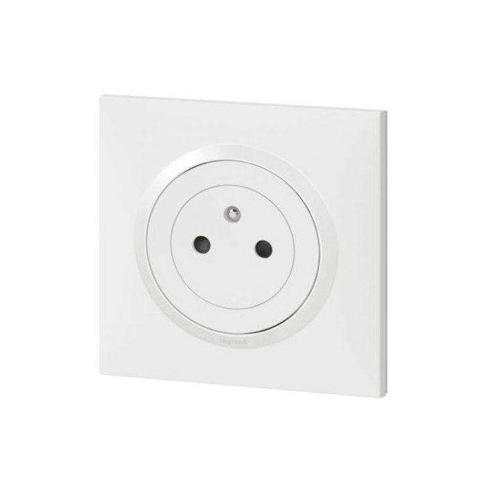 Legrand - Dooxie - prêt à poser en encastré - Prise 2P+T complète avec plaque de finition blanche Réf : 600335+600801