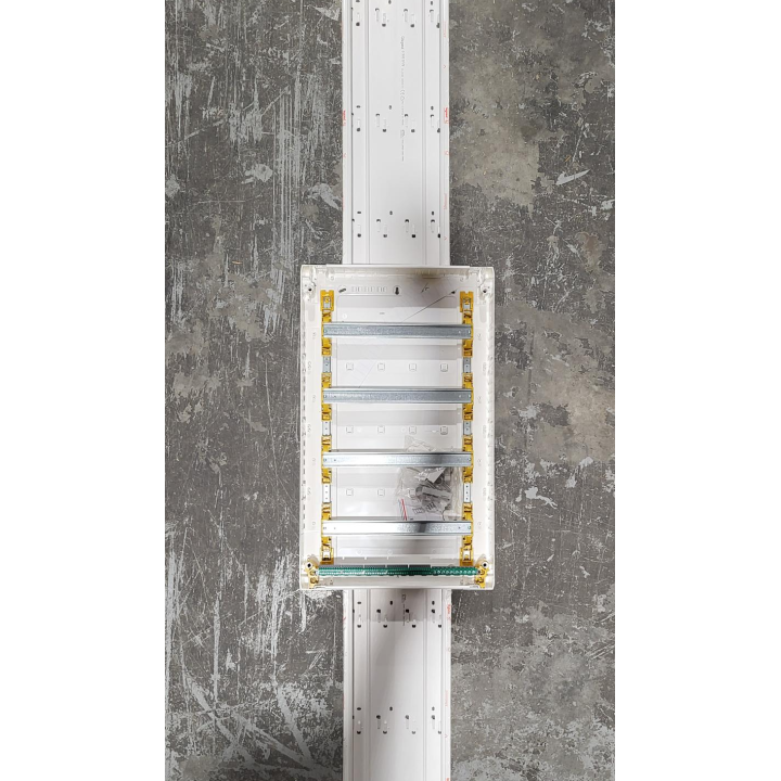Legrand - Coffret de distribution 72 modules - 4 rangées de 18M - XL3 125 - 401614