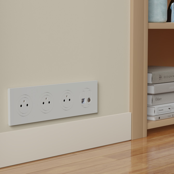 Schneider - Odace 2025 - plaque de finition 4 postes - couleur Blanc craie - Réf : S920708