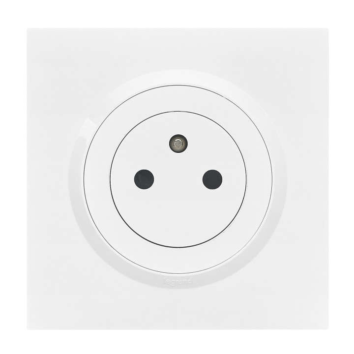 Legrand - Dooxie - prêt à poser en encastré - Prise 2P+T complète avec plaque de finition blanche Réf : 600335+600801