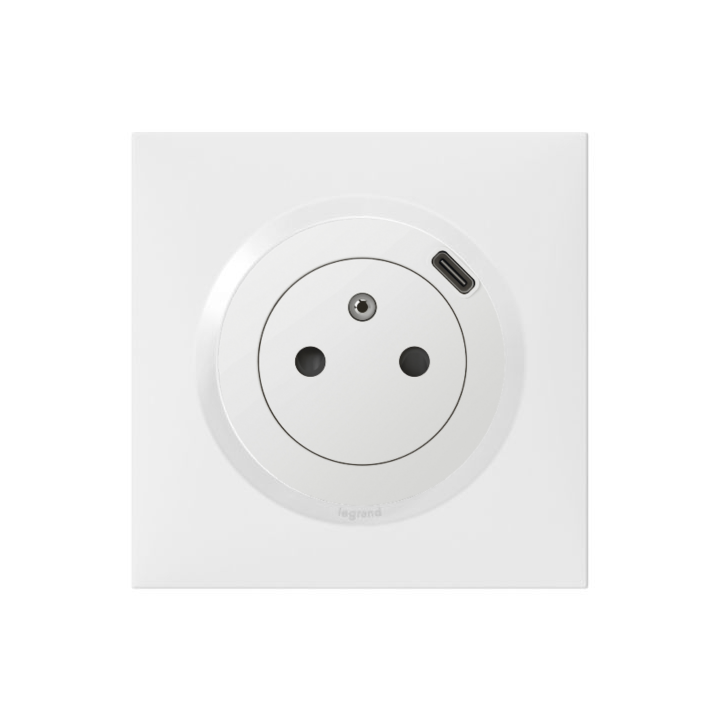 Legrand - Dooxie - Prise de courant 2P+T Surface + Chargeur USB Type-C - avec plaque - Finition Blanc - Réf : 600341+600801