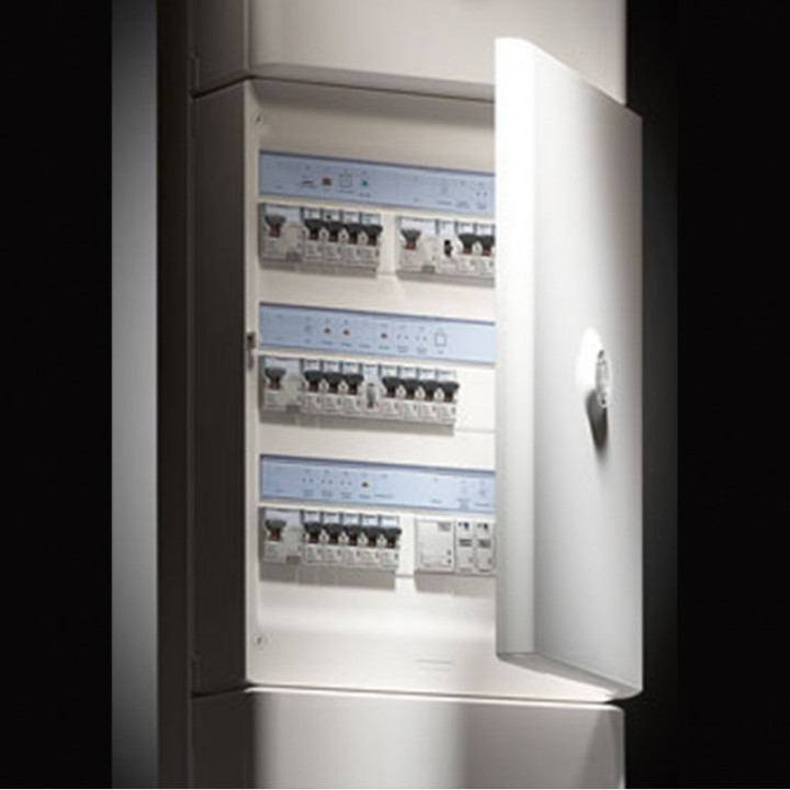 Legrand - Porte Blanche pour tableau DRIVIA - 18 Modules 1 Rangée - 401231